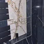 Z Jacuzzi דירה *