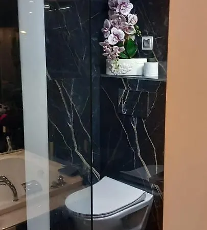 Z Jacuzzi Apartment *