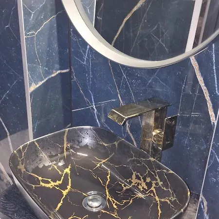 Z Jacuzzi Apartment *