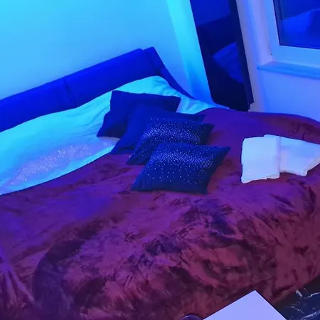 Z Jacuzzi Apartment *