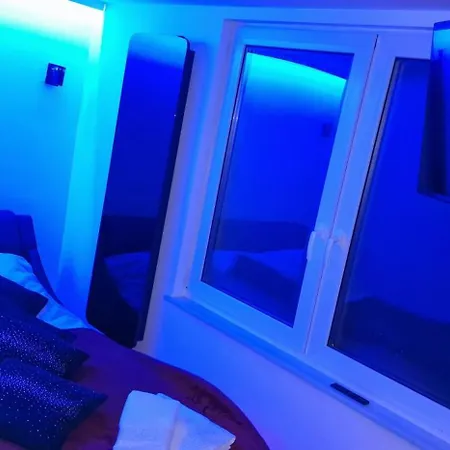 Z Jacuzzi Apartment *